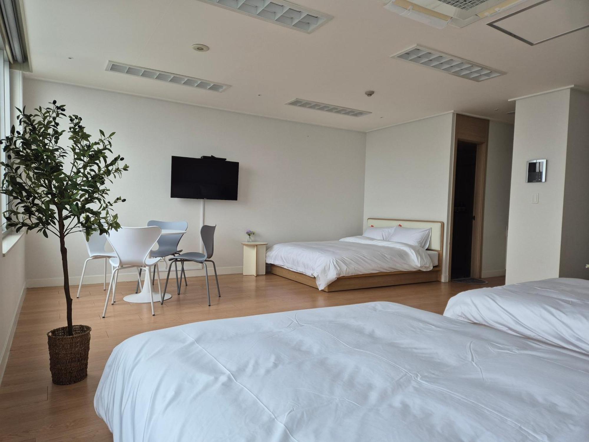 "Grand Opened" Maxtyle Guesthouse Dongdaemun Seoul Exterior photo